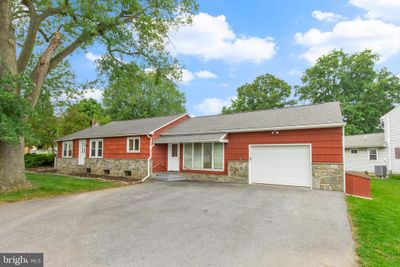 26 Quarry Road, House other with 3 bedrooms, 2 bathrooms and null parking in LEOLA PA | Image 1