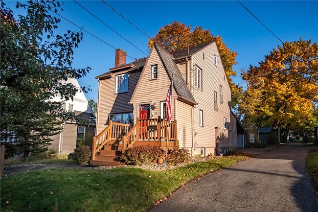 885 Alcoma St, House other with 2 bedrooms, 1 bathrooms and 1 parking in Sharon PA | Image 1