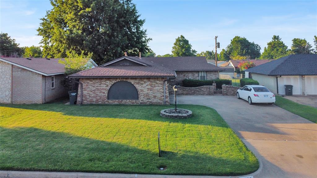 Del Aire Dr, Del City, OK 73115
