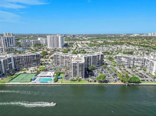 apt-228-600 Parkview Dr, Hallandale Beach, FL, 33009-2991 | Card Image