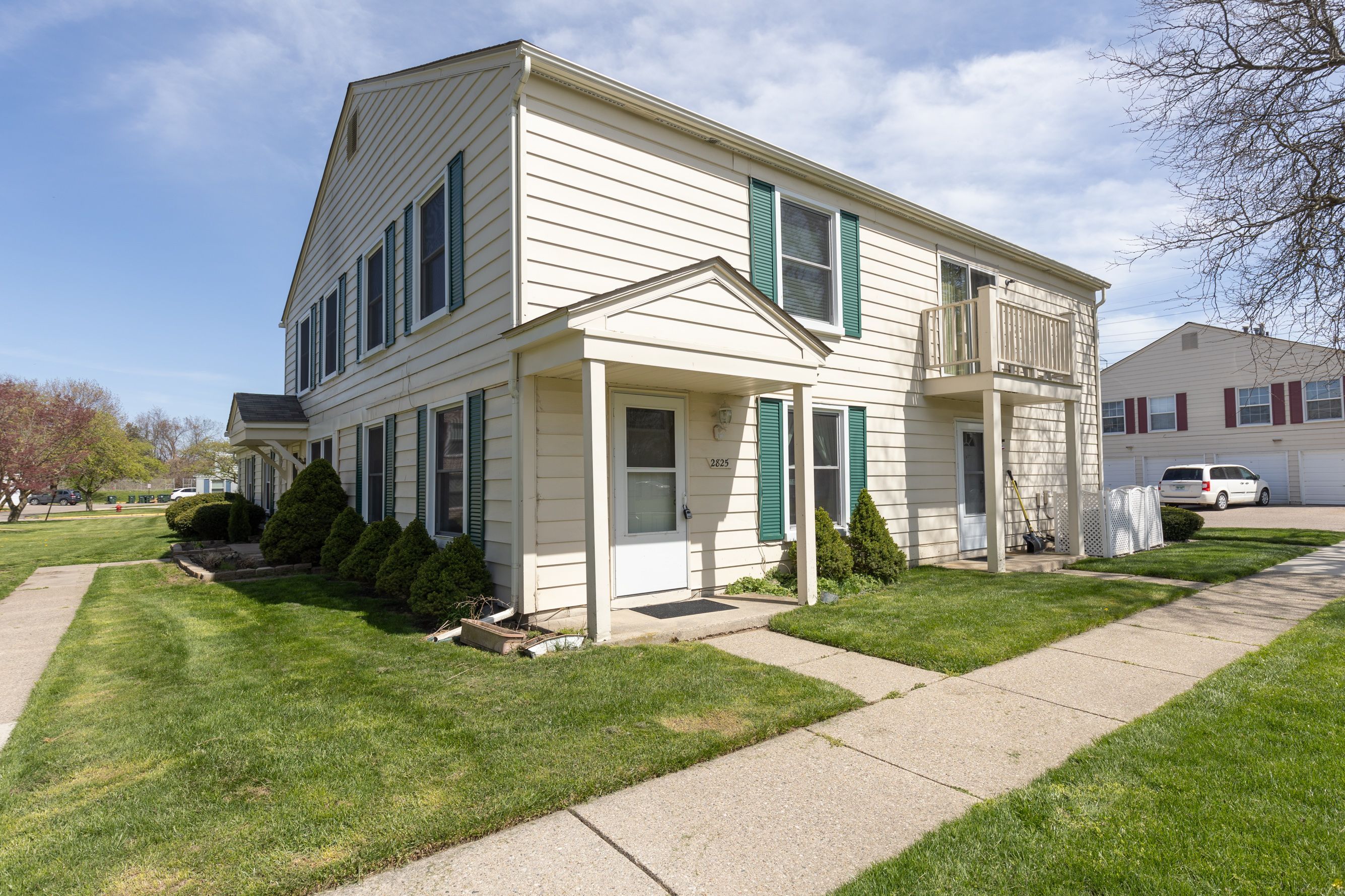 Glenwood Ct, Lake Orion, MI 48360