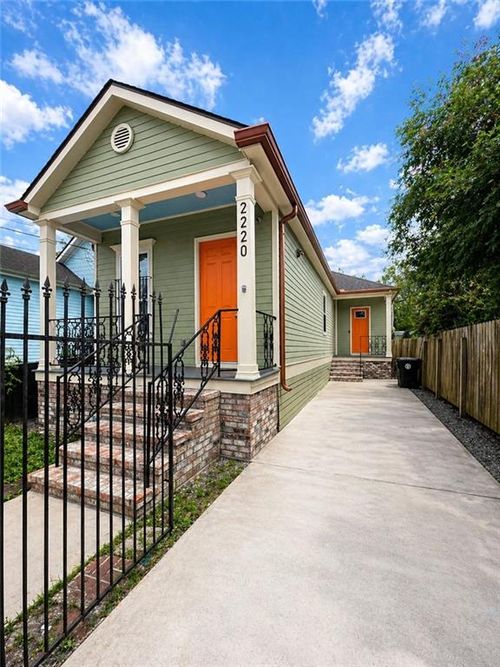 2220 N Prieur St, New Orleans, LA, 70117-8148 | Card Image