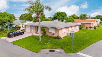 4607 Nw 47th St, House other with 2 bedrooms, 2 bathrooms and null parking in Tamarac FL | Image 3