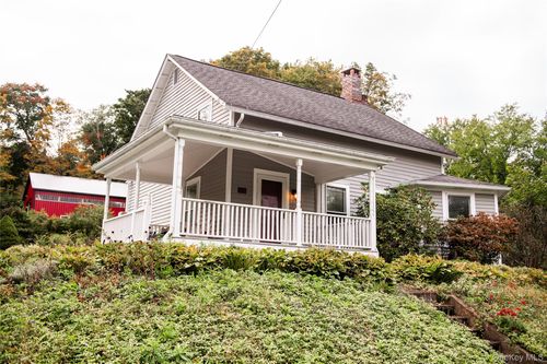 725 Traver Road, Pleasant Valley, NY, 12569 | Card Image