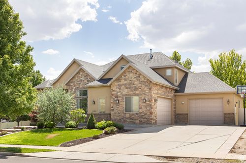 11202 S Sharons Ln, Sandy, UT, 84070-5926 | Card Image
