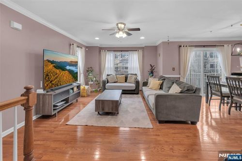 22 Marina Dr, Bayonne, NJ, 07002-1275 | Card Image