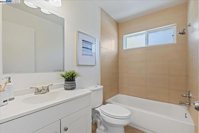 Full Bathroom | Image 20