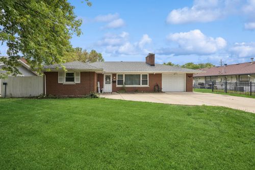 566 Michigan Ave, Aurora, IL, 60506-2246 | Card Image