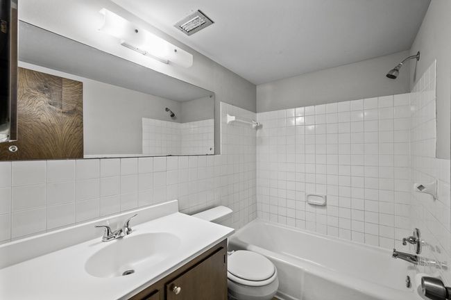 Full bathroom. | Image 21