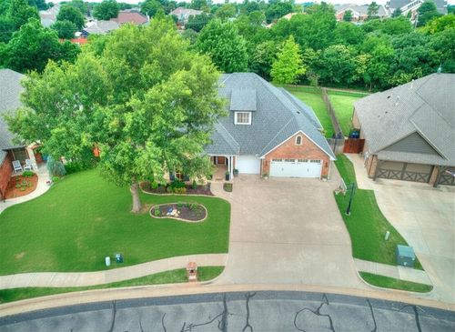 19837 Oakshire Drive, Edmond, OK, 73012 | Card Image