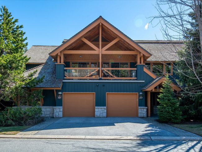 4808 Casabella Crescent, Townhouse with 3 bedrooms, 3 bathrooms and 2 parking in Whistler BC | Image 2