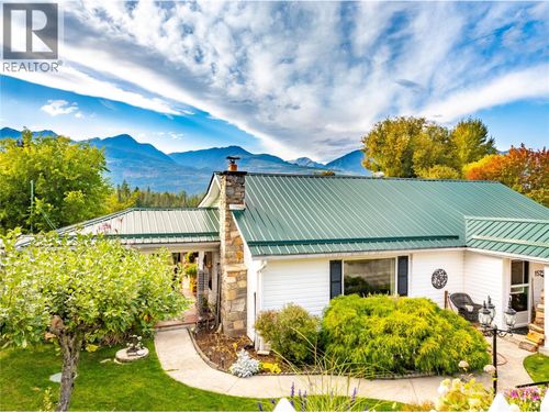 1529 Russel Ave, Riondel, BC, V0B2B0 | Card Image