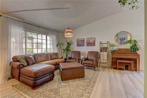 106-5400 Tassara Way, Las Vegas, NV, 89108-3576 | Card Image