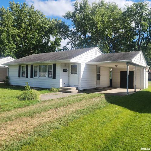 720 Birchwood Ave, Flora, IL, 62839-2403 | Card Image