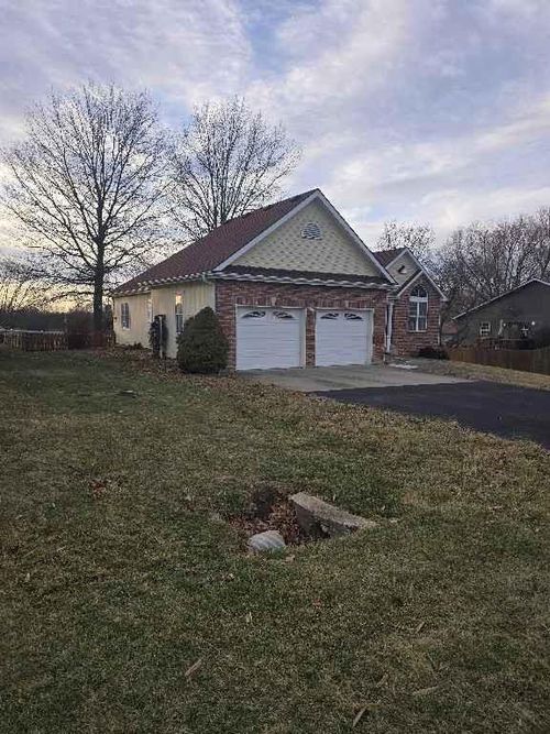 1204 N Elm St, Louisburg, KS, 66053-3532 | Card Image