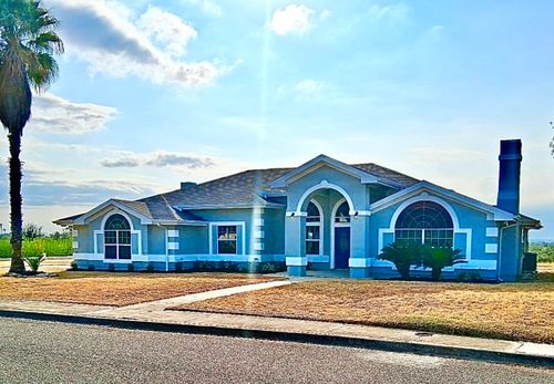 1069 Vista Hermosa Dr, Eagle Pass, TX, 78852-4123 | Card Image