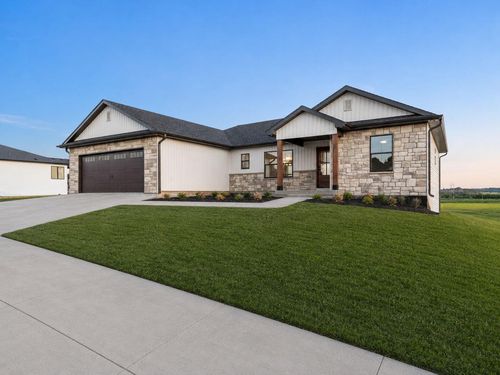 19305 Nicholas Dr, Boonville, MO, 65233-3579 | Card Image
