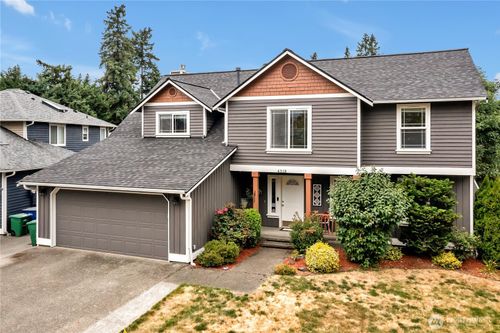 4318 Ne 9th Place, Renton, WA, 98059 | Card Image