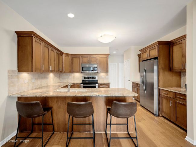 308 Roscommon Ct, Townhouse with 2 bedrooms, 3 bathrooms and 2 parking in Glen Ellyn IL | Image 9