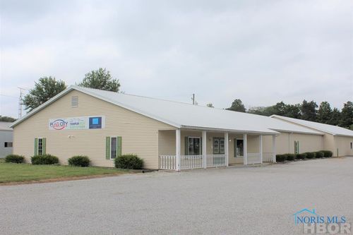 1878 Wyandot Ave, Upper Sandusky, OH, 43351-9806 | Card Image