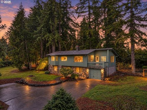 6051 31st Ave Se, Salem, OR, 97317-9352 | Card Image