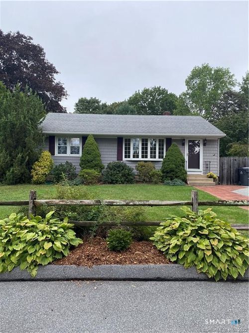 8 Overlook Ave, Mystic, CT, 06355-2230 | Card Image