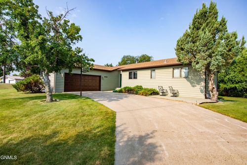 909 Antelope Drive, Hazen, ND, 58545 | Card Image