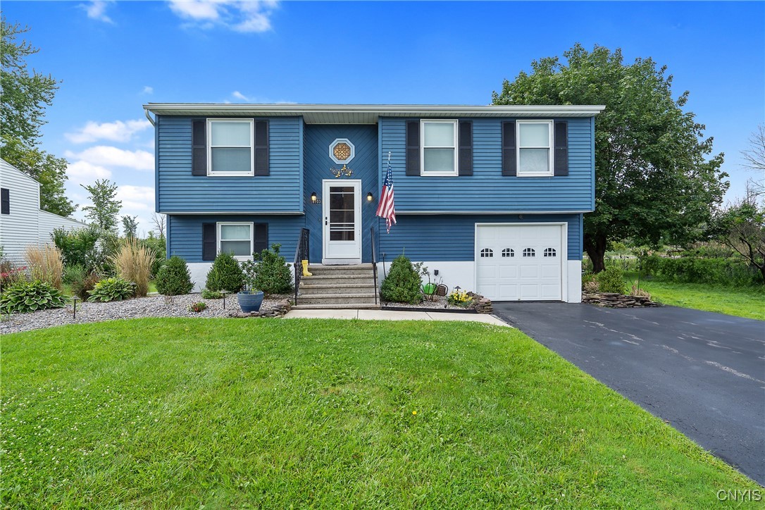 Thurston Dr, Cicero, NY 13039