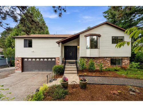 12199 Se Henderson Dr, Portland, OR, 97266-4921 | Card Image