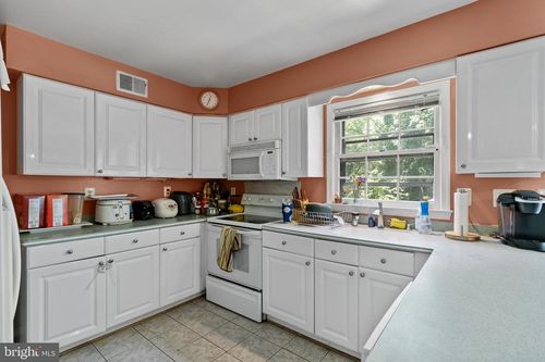 17 Farm Haven Ct, ROCKVILLE, MD, 20852-4231 | Card Image