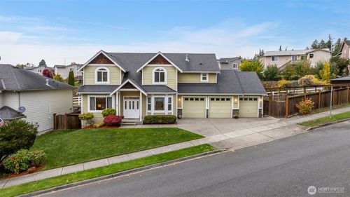 2724 74th Dr Ne, Marysville, WA, 98270-6809 | Card Image