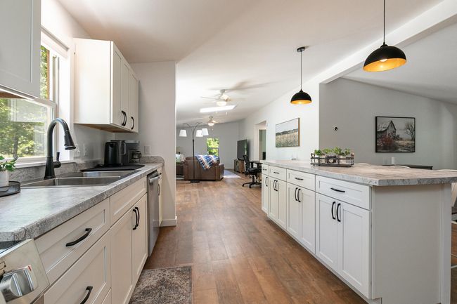 Kitchen in to LIving | Image 9