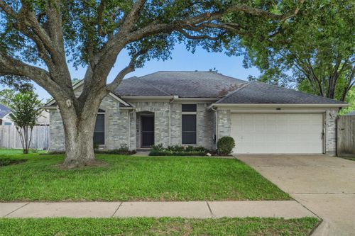 7215 Pembrough Ln, Katy, TX, 77494-7012 | Card Image
