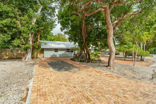 273 Hibiscus Street, Plantation Key, FL, 33070 | Card Image