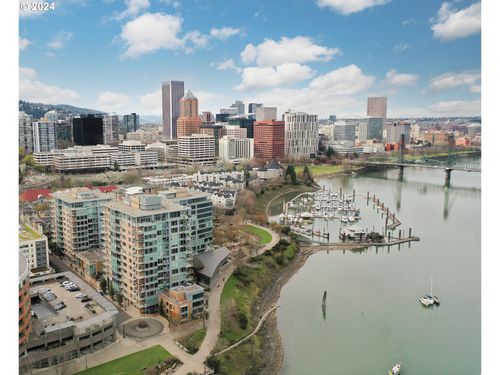 e601-1920 S River Dr, Portland, OR, 97201-8048 | Card Image