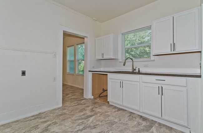 3011 Spurlock St, House other with 3 bedrooms, 2 bathrooms and null parking in Dallas TX | Image 15