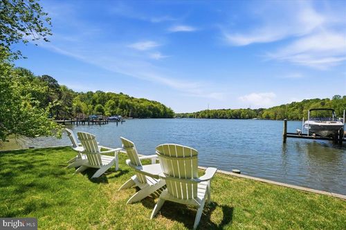 7335 Perry Ln, LUSBY, MD, 20657-4260 | Card Image