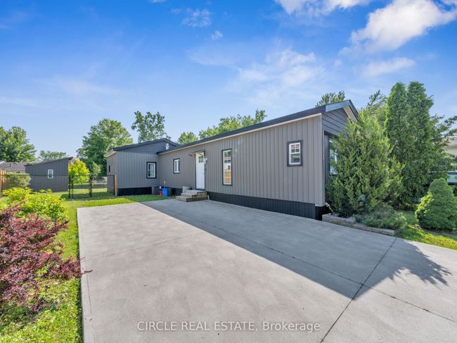 5 Maple Dr, Home with 2 bedrooms, 2 bathrooms and 4 parking in Mcgregor ON | Image 4