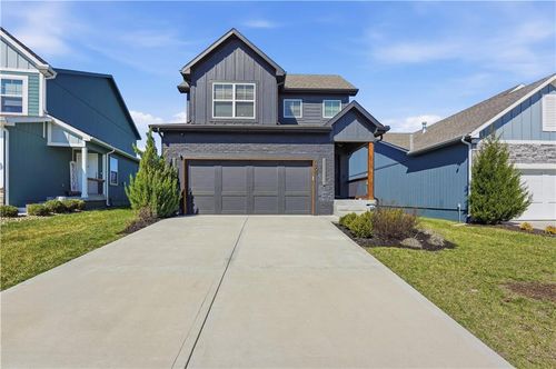 8809 9th Ter, Blue Springs, MO, 64064-7958 | Card Image