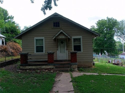 139 N Ditzler Ave, Independence, MO, 64053-1233 | Card Image