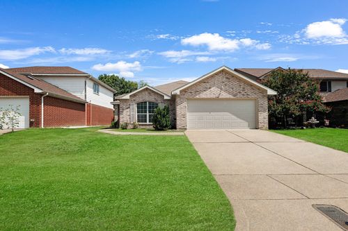 9824 Stoney Bridge Rd, Fort Worth, TX, 76108-3872 | Card Image
