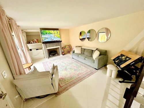 819 8th Ln, Palm Beach Gardens, FL, 33418-3577 | Card Image