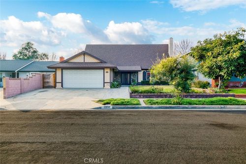 2914 S Rene Dr, Santa Ana, CA, 92704-6222 | Card Image