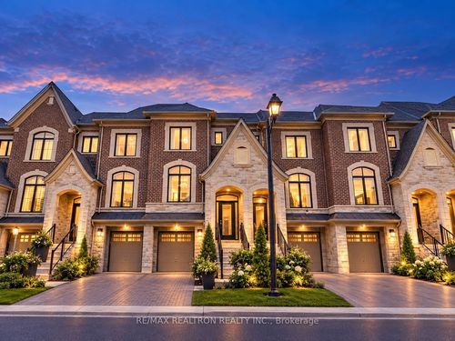 33 Duncombe Lane, Richmond Hill, ON, L4C1C2 | Card Image
