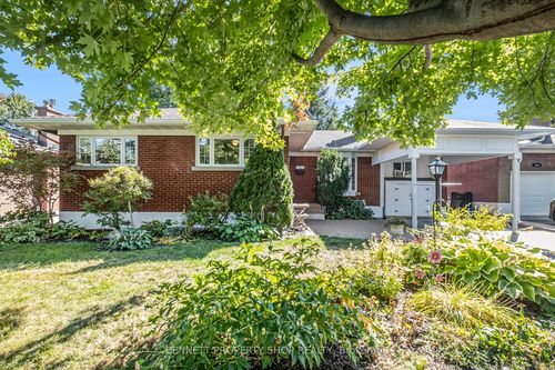 668 Chapman Blvd, Ottawa, ON, K1G1T6 | Card Image