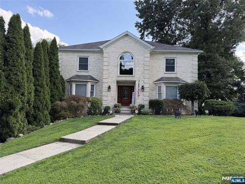 17 Rosenbrook Dr, Lincoln Park, NJ, 07035-1910 | Card Image
