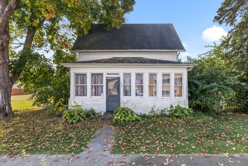 122 W Main St, STILLMAN VALLEY, IL, 61084-9047 | Card Image