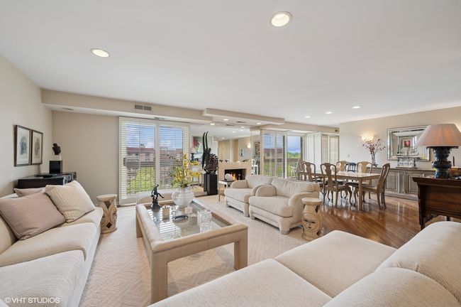 APT-5F - 1220 Rudolph Rd, Condo with 2 bedrooms, 2 bathrooms and 2 parking in Northbrook IL | Image 7