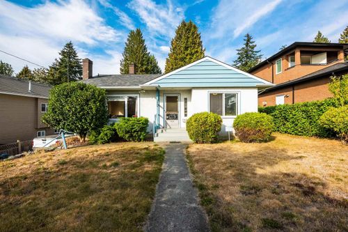7989 Mcgregor Ave, Burnaby, BC, V5J4H4 | Card Image