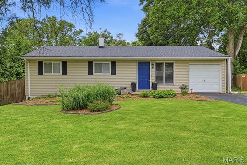 32 W Meadow Ln, Ellisville, MO, 63021-4711 | Card Image